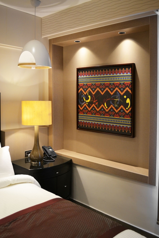Ambassador Hotel photo3