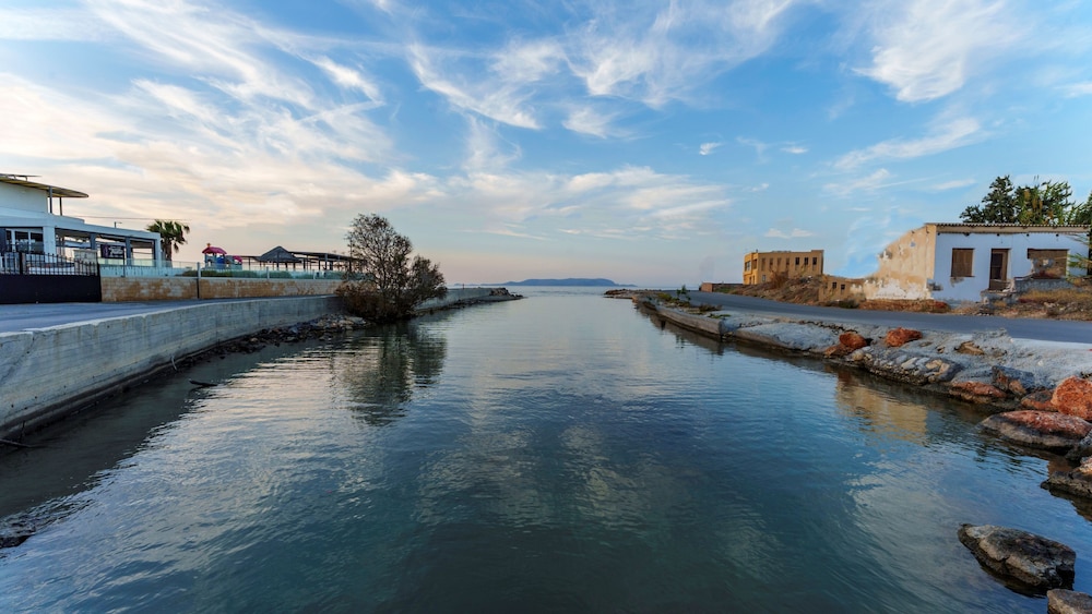 Kri Kri Village by Estia 41/50