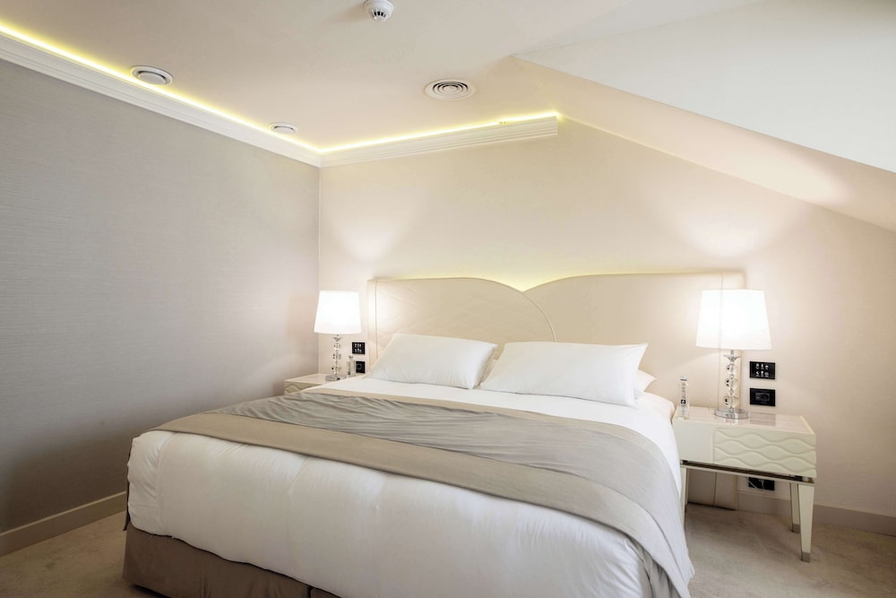 Suite, King Bed