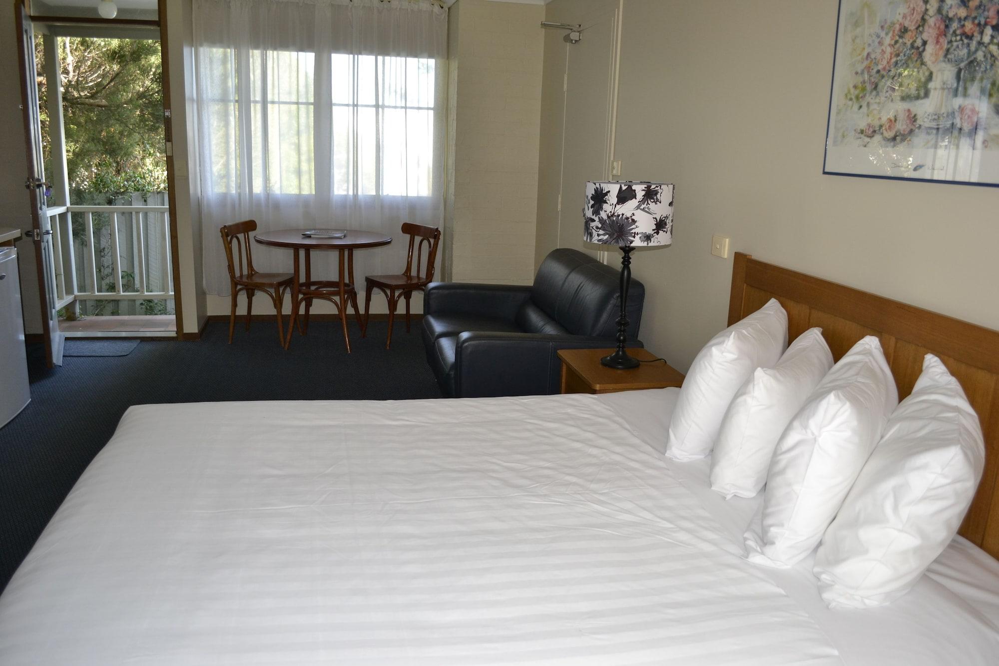 Sunnymead Hotel 32/48