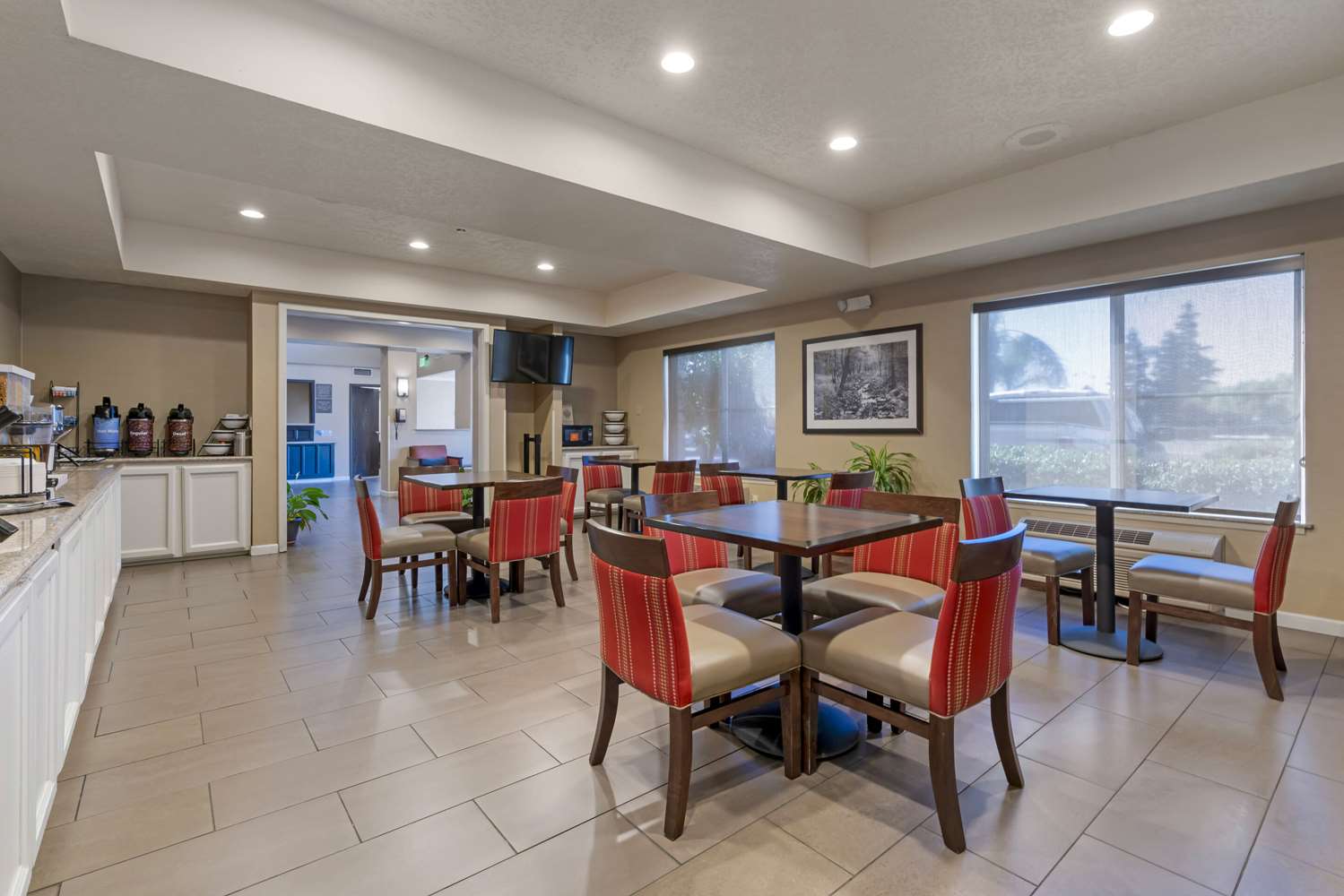 restaurant cafeteria