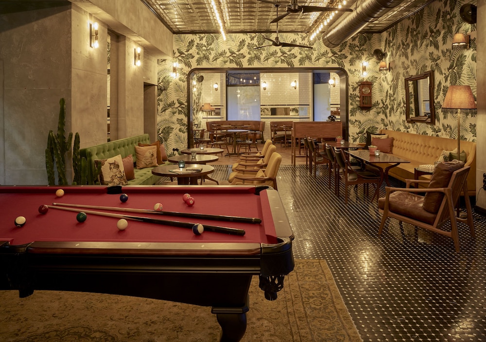The Dean Berlin 29/35