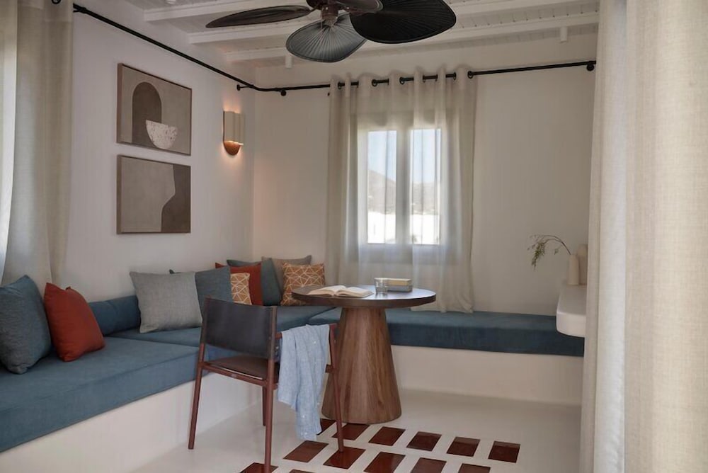 Andronis Minois - Small Luxury Hotels of the World 46/64