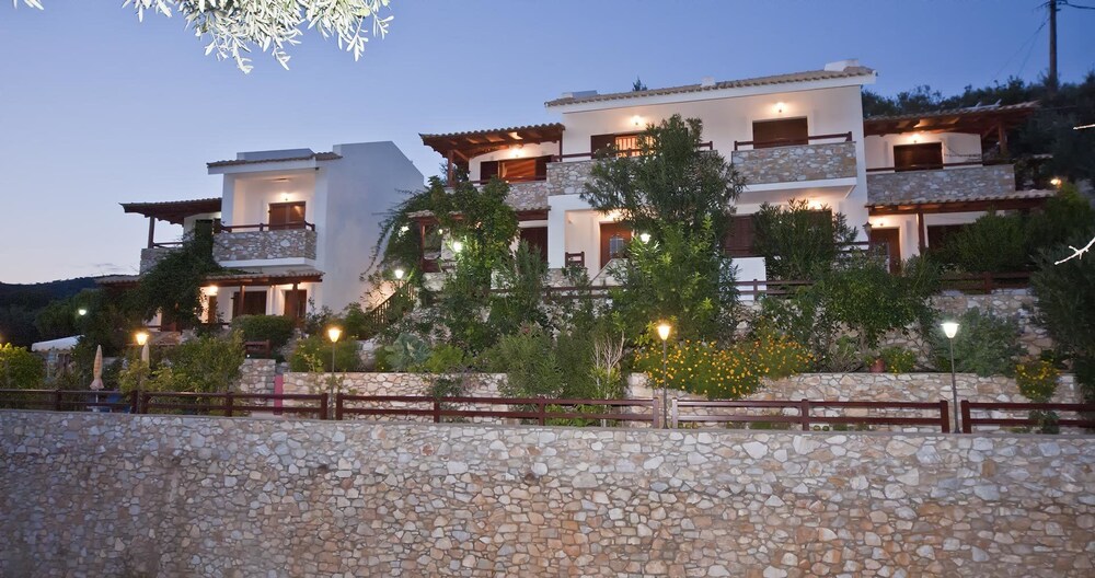 Villa Maraki 3/68