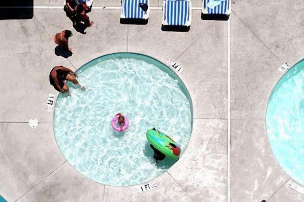 Boardwalk Beach Resort 32/40