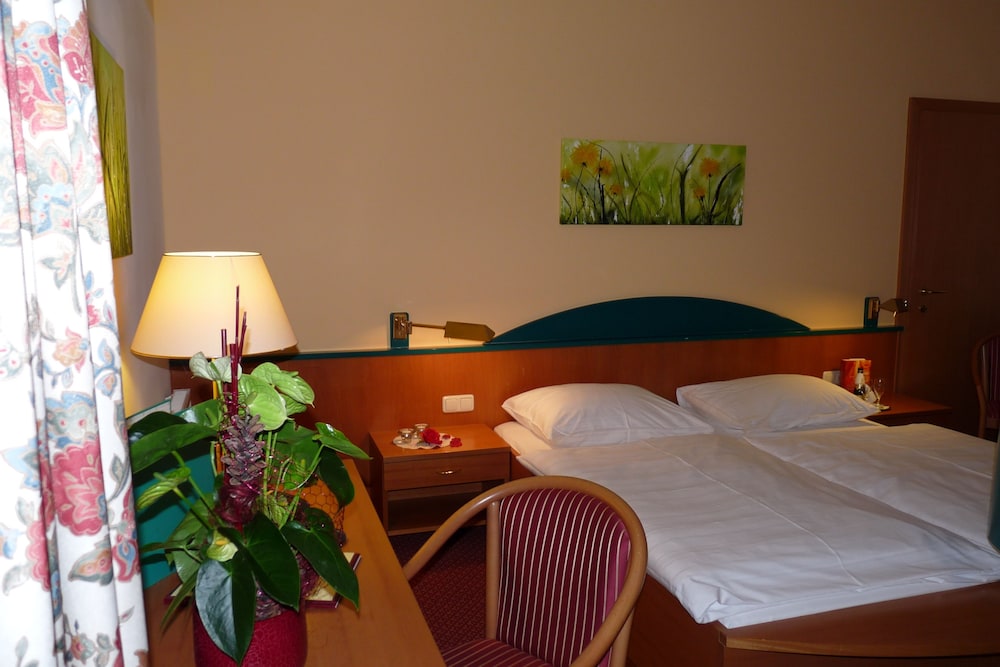 Parkhotel Zur Klause 18/57