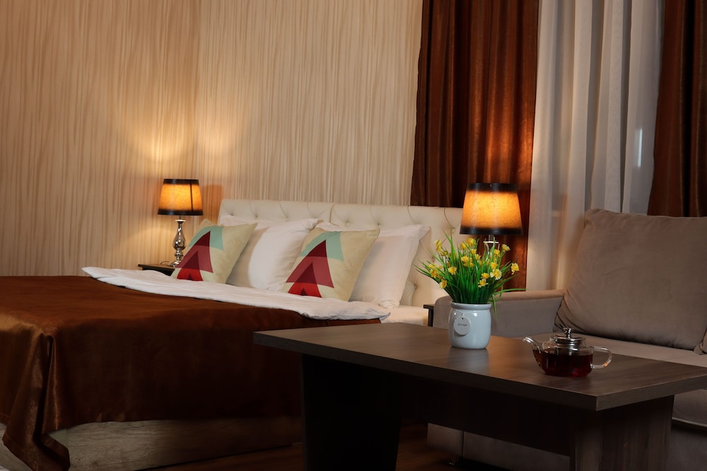 De'mar Hotel 11/50