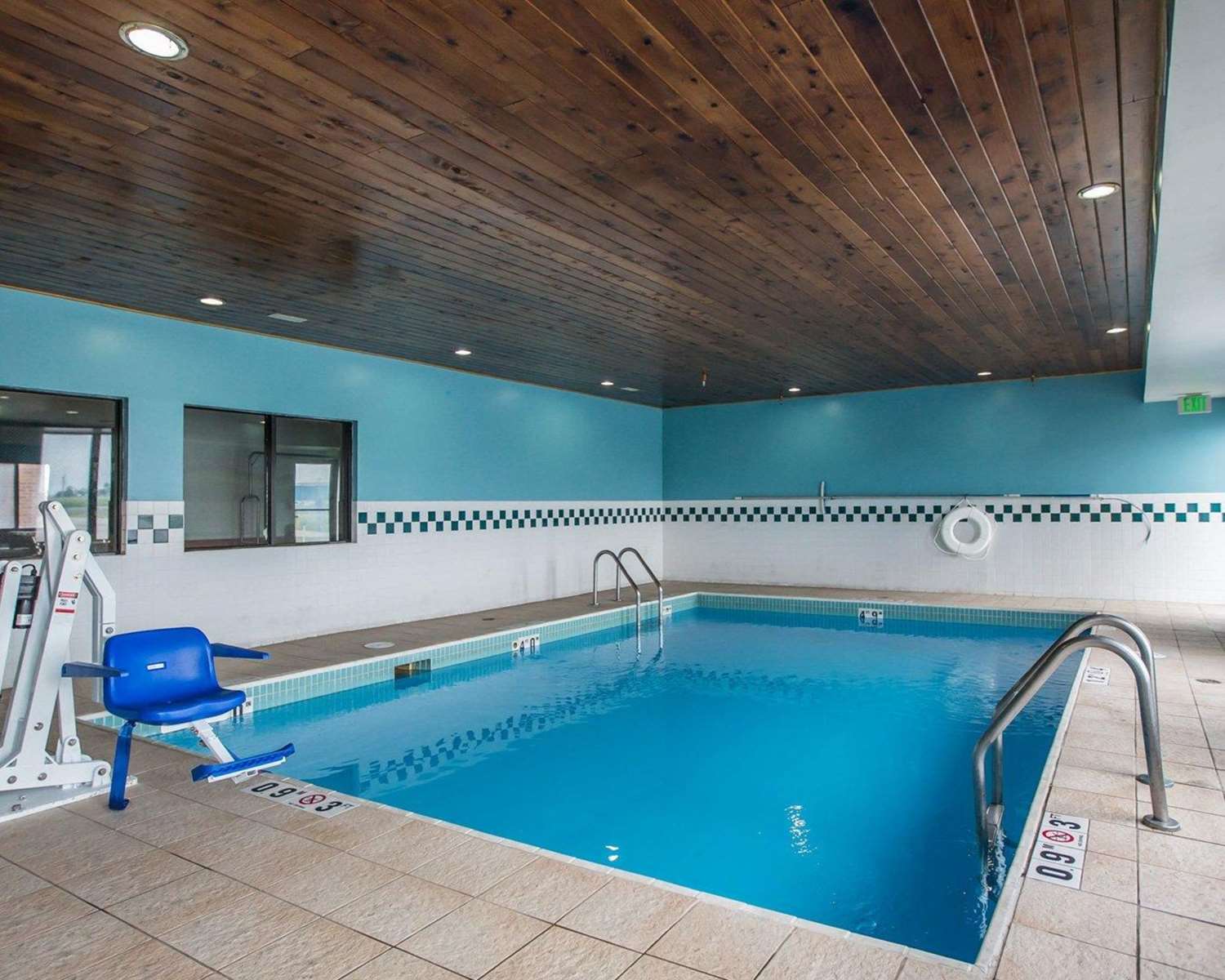 swimming pool spa