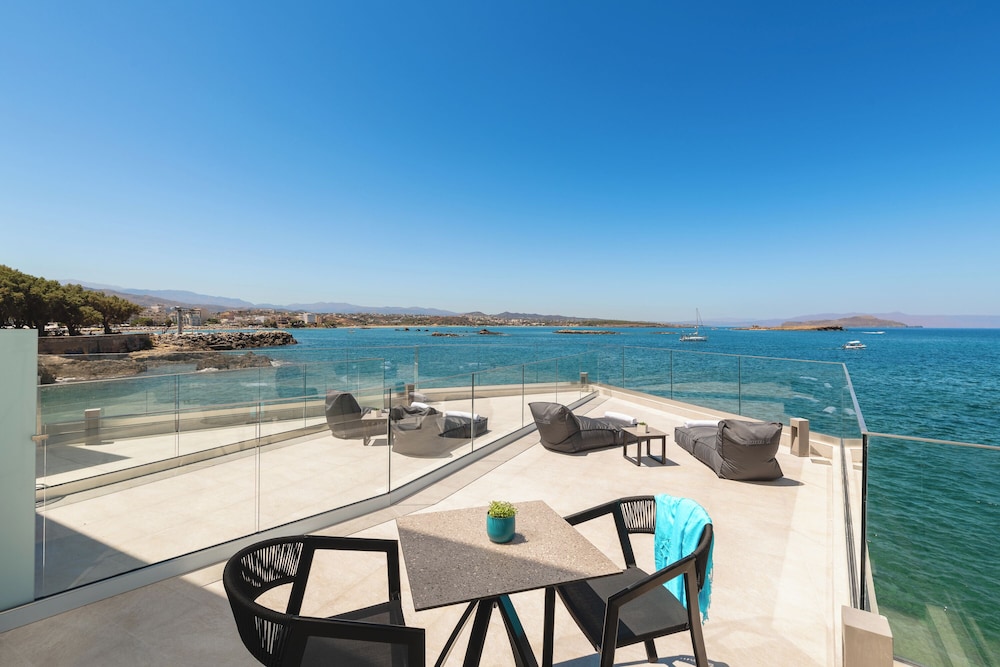 Elia Sea Suites 62/72