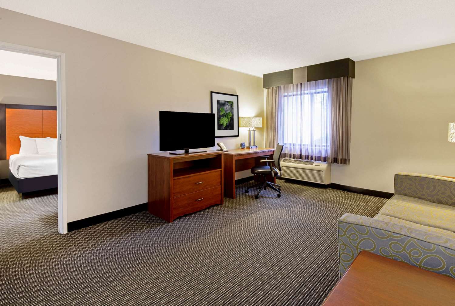 La Quinta Inn And Suites By Wyndham Harrisburg Airport Hershey 30/48