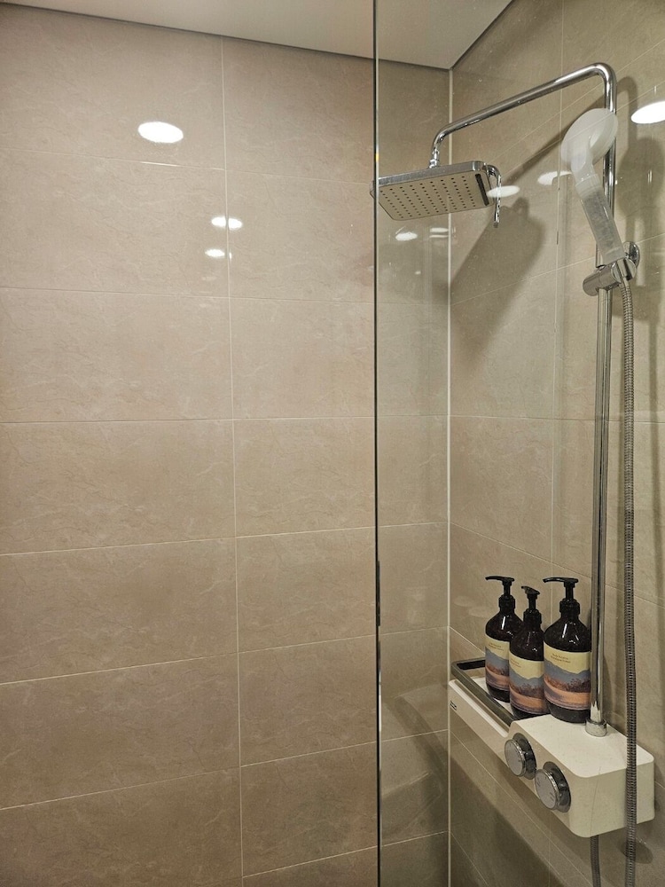 Incheon Airport Global Hotel and Suites 44/44