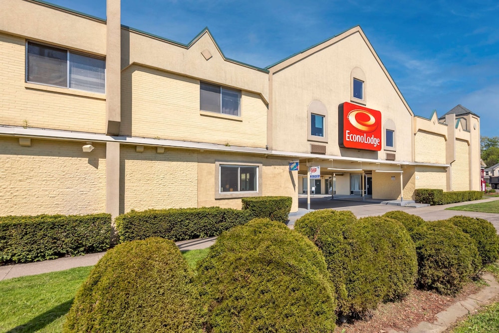 Econo Lodge Cortland Downtown NY 28/30