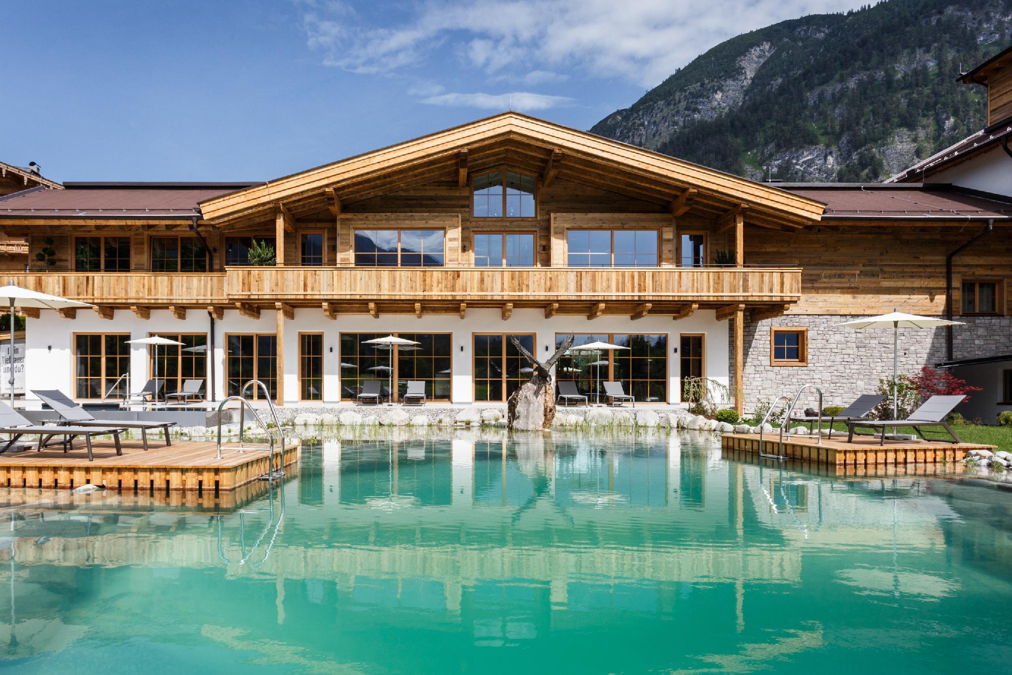 NOVA Moments Boutique Hotel — 3