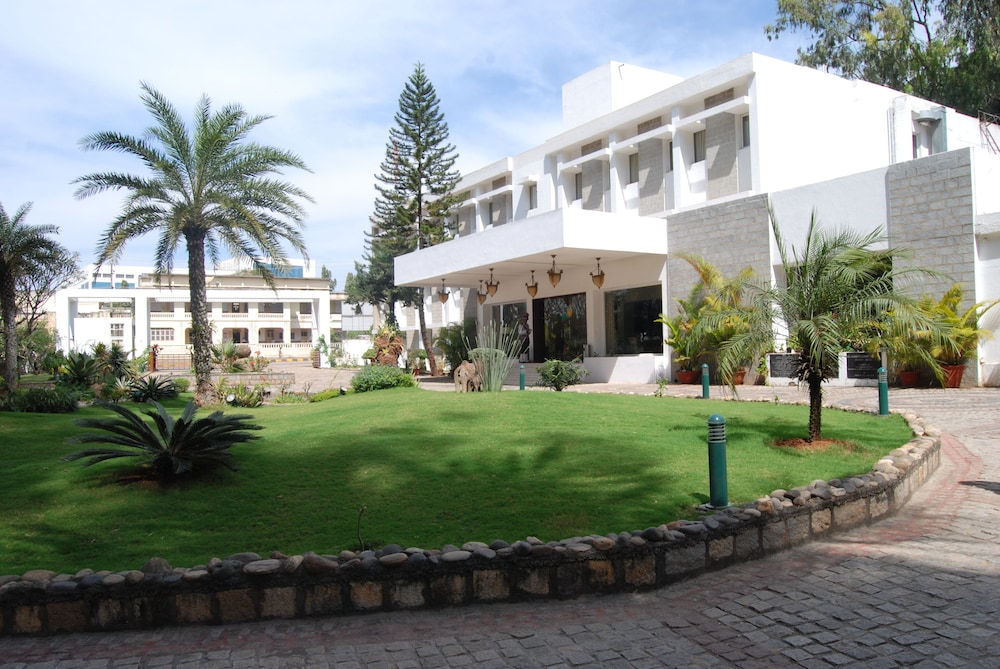 The Ashok Hassan 38/40