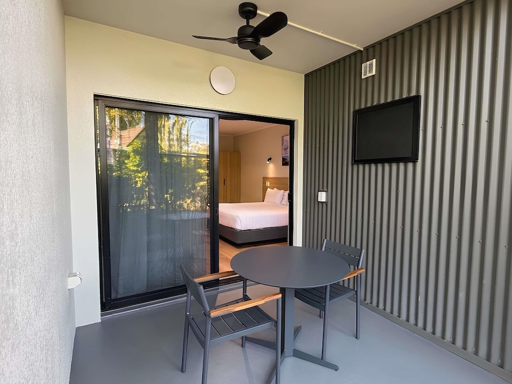 Mercure Darwin Airport Resort 73/83