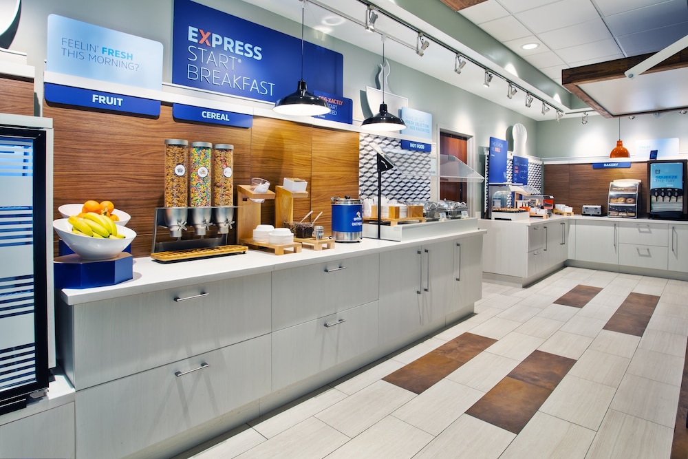 Holiday Inn Express & Suites Rochester Webster, an IHG Hotel 6/50