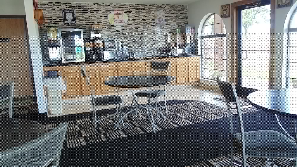 Super 8 by Wyndham Sapulpa Tulsa Area 26/30