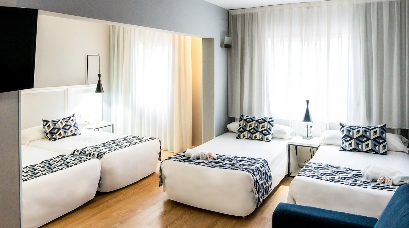 Beleret Hotel 26/77