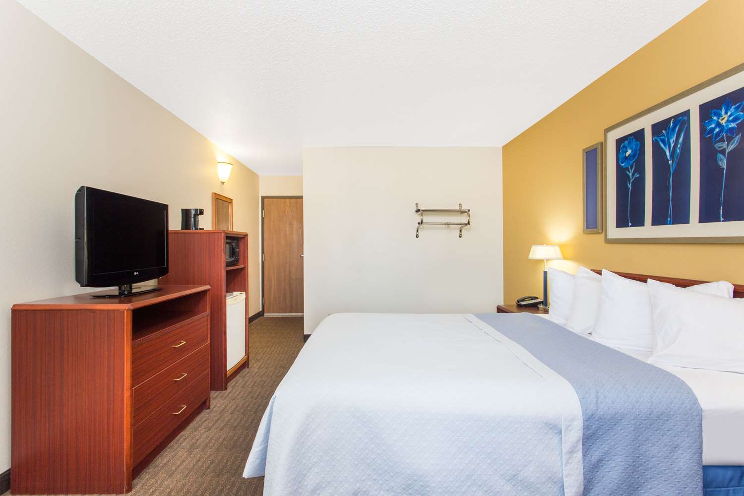 Days Inn By Wyndham Austin 22/44