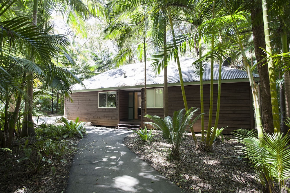 Songbirds Rainforest Retreat 40/50