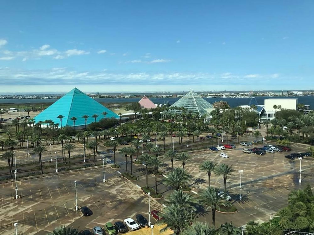 Moody Gardens Hotel Spa And Convention Center 16/28