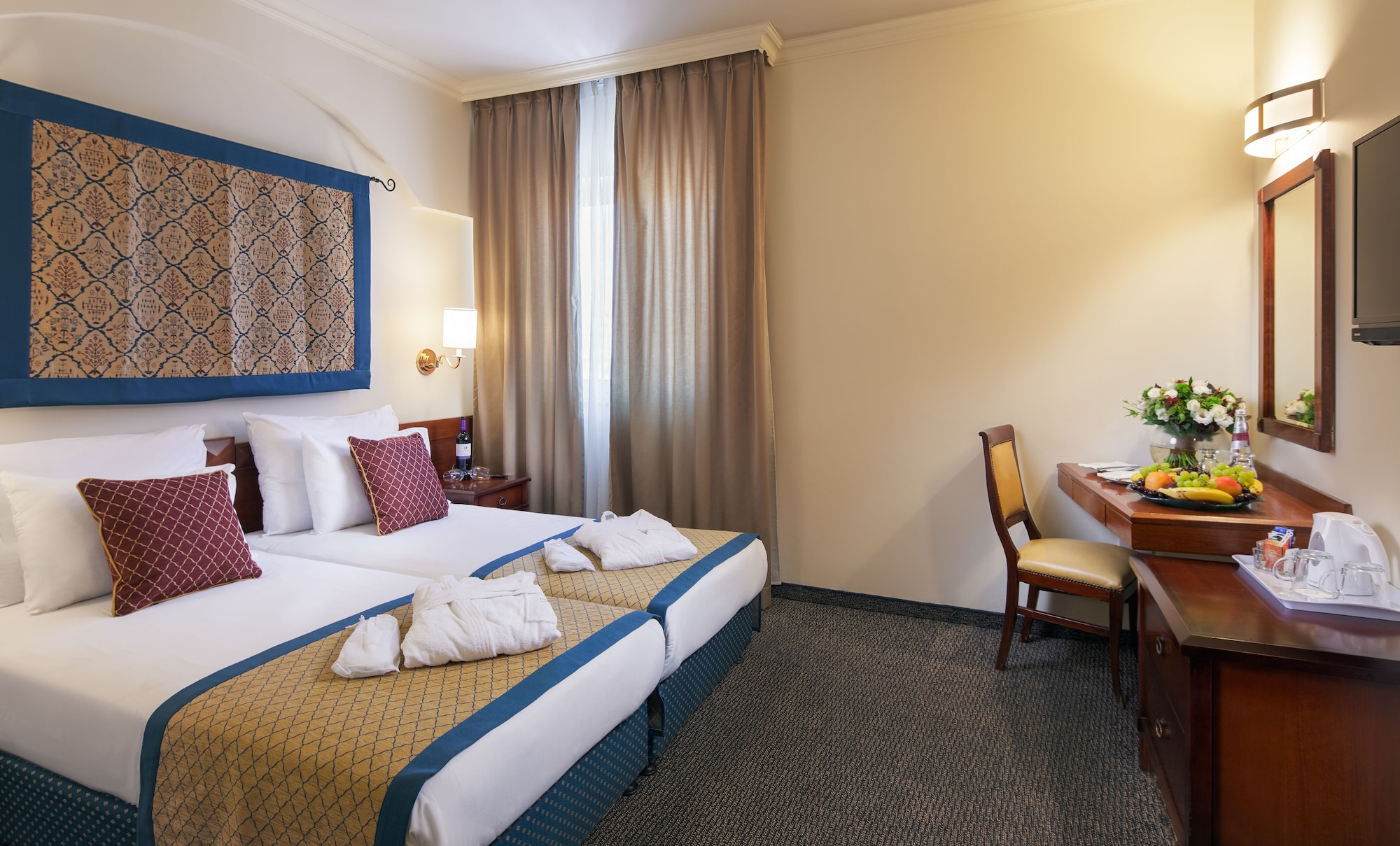 SUPERIOR, TWIN BEDS
