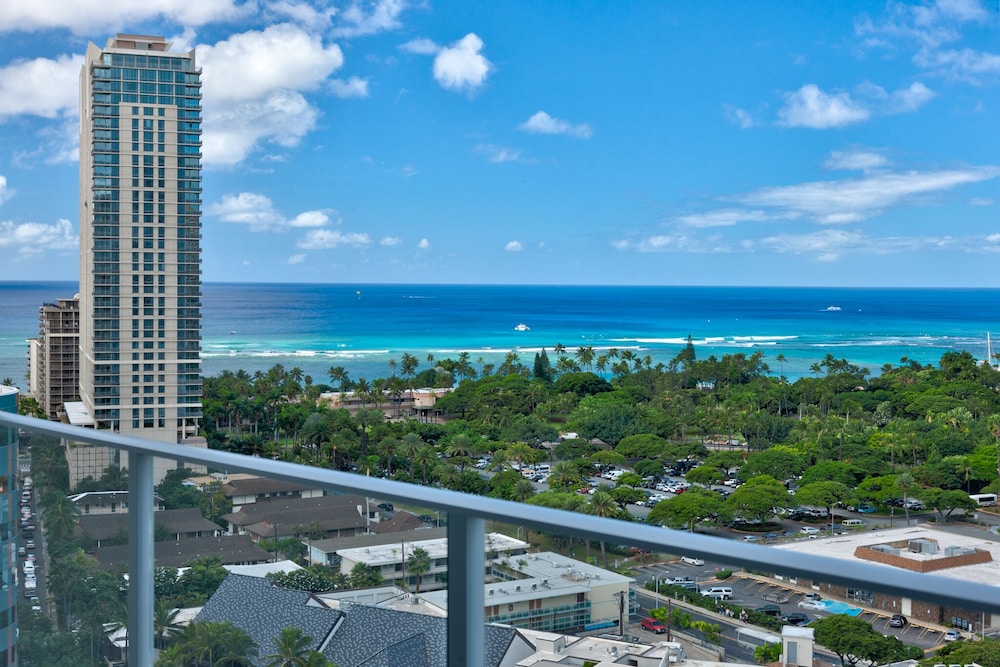 Real Select at the Ritz Carlton Residences, Waikiki Beach 44/50