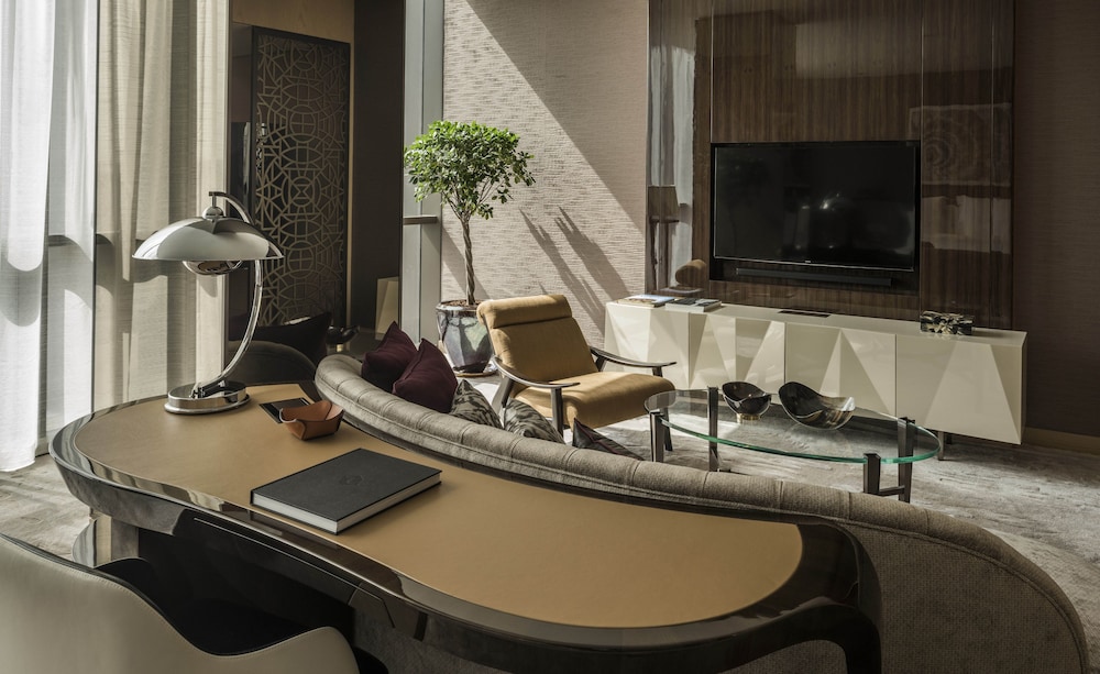 Four Seasons Hotel Dubai International Financial Centre 71/86