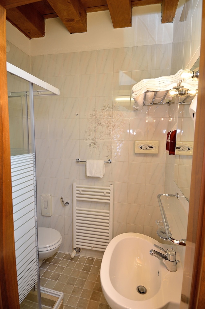 Orion Hotel 10/69