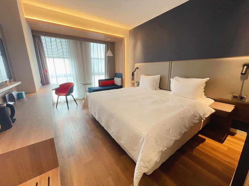 Hollywood, Standard, Single Bed