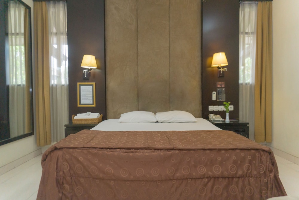 C'One Hotel Pulomas 8/18