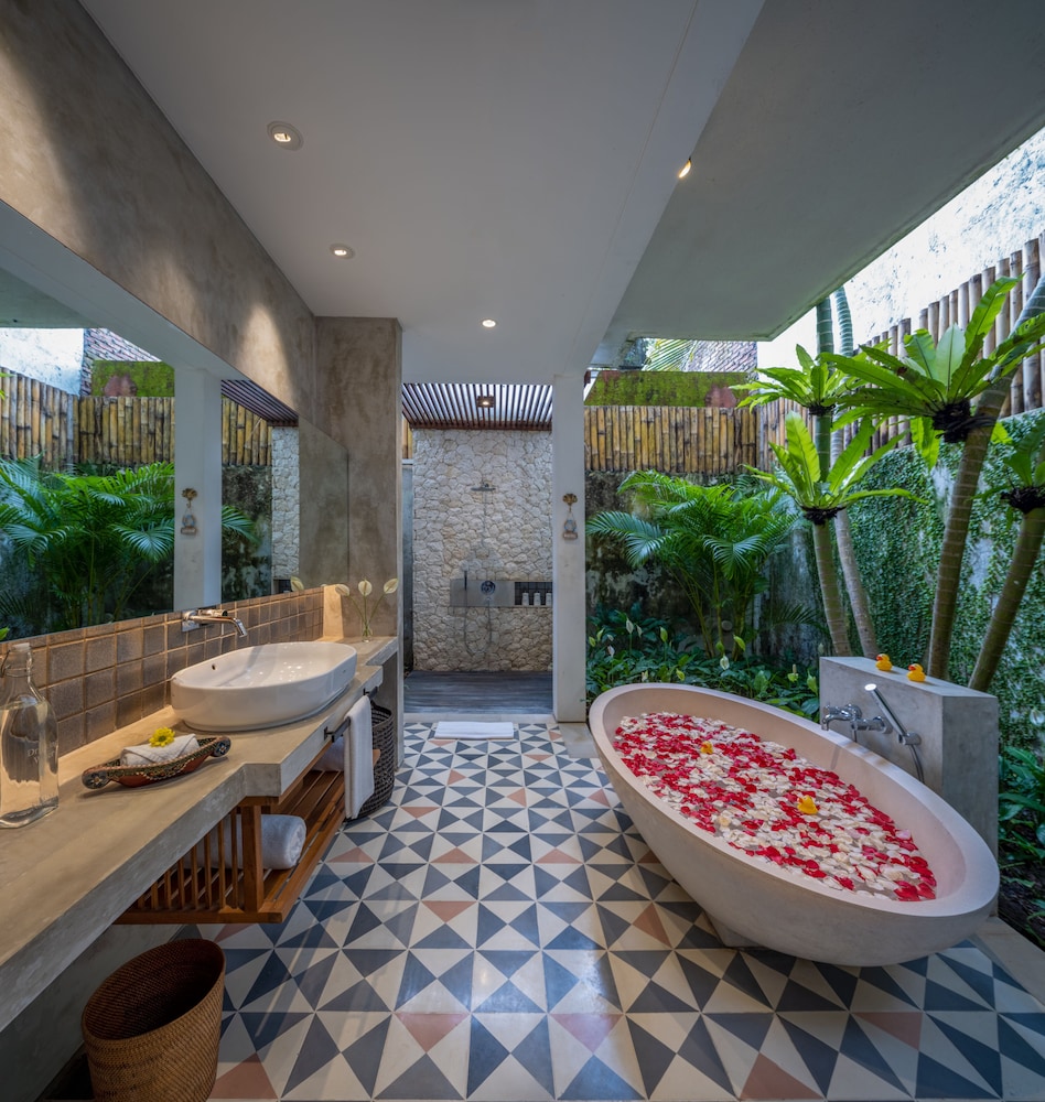 Pantai Indah Villas 8/23