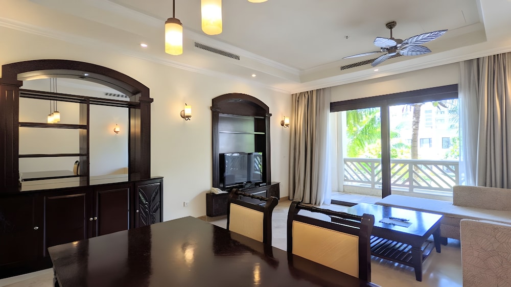 Olalani Resort and Condotel 38/69