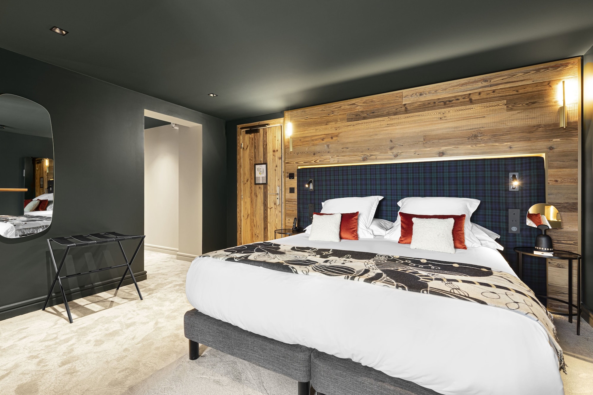 suite, valley view