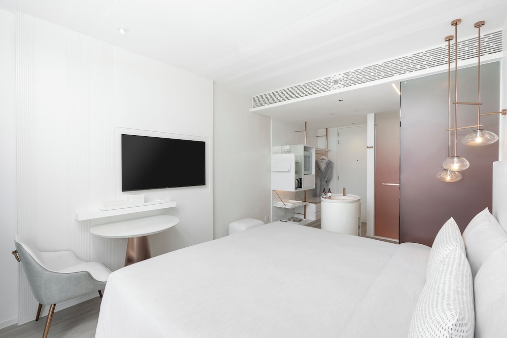 INNSIDE, KING BED
