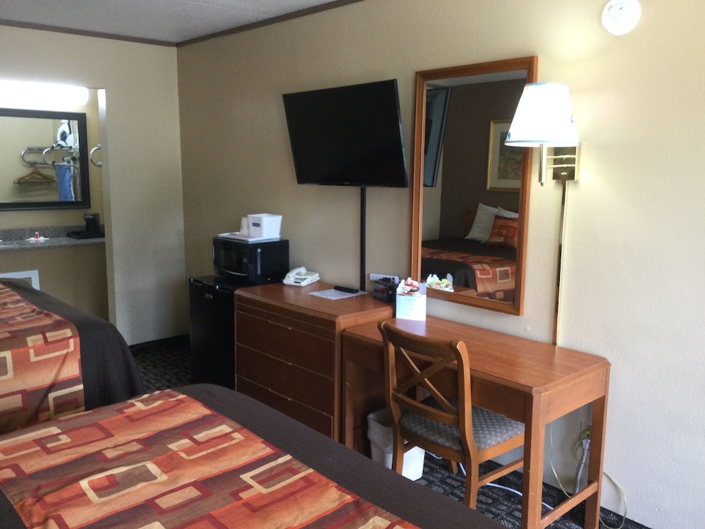 Travelodge By Wyndham Mansfield 15/19