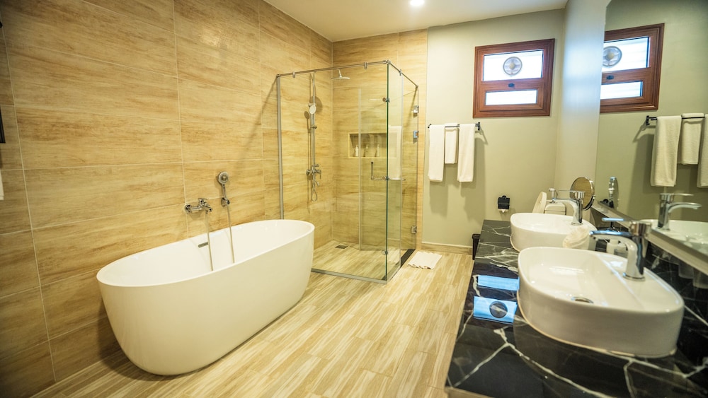 Ocean, Penthouse, Suite, Twin Beds, King Bed, Sofa