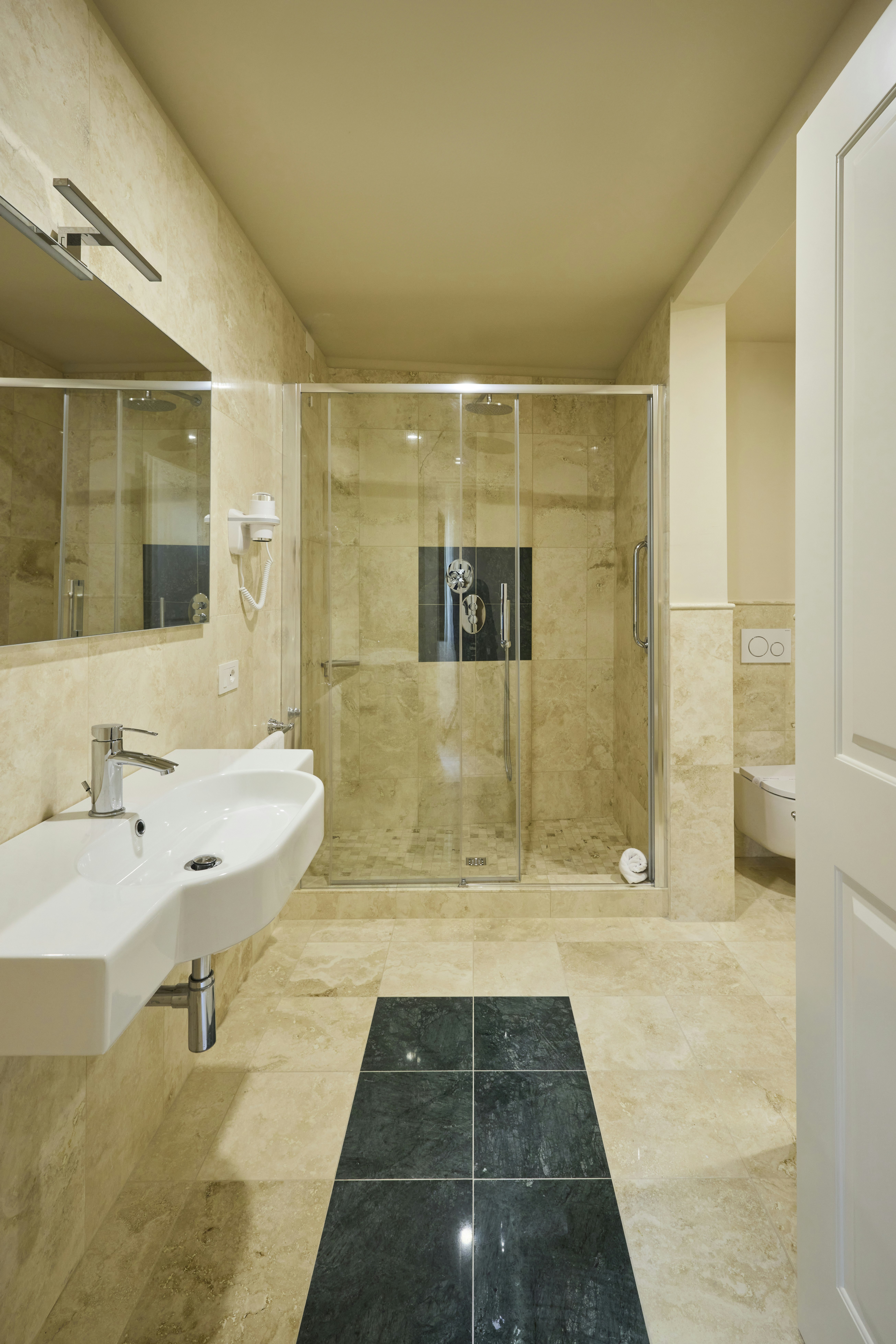 Art Atelier Hotel 57/57