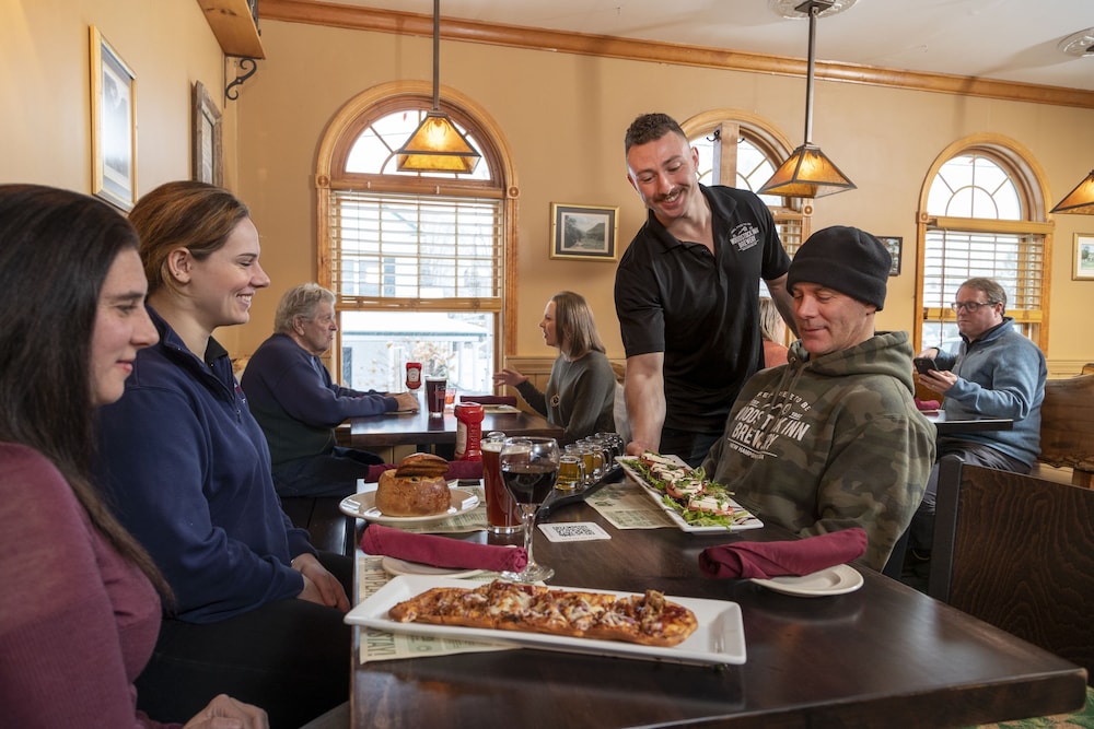 WoodStock Inn 29/43