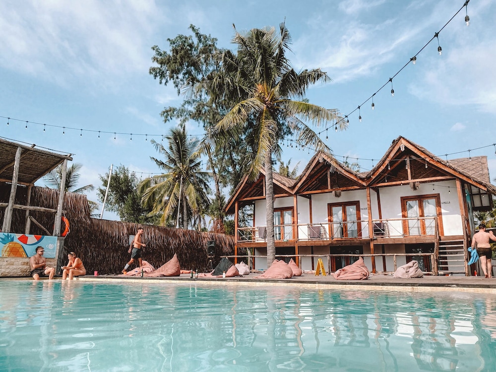 Mad Monkey Gili Trawangan 2/50