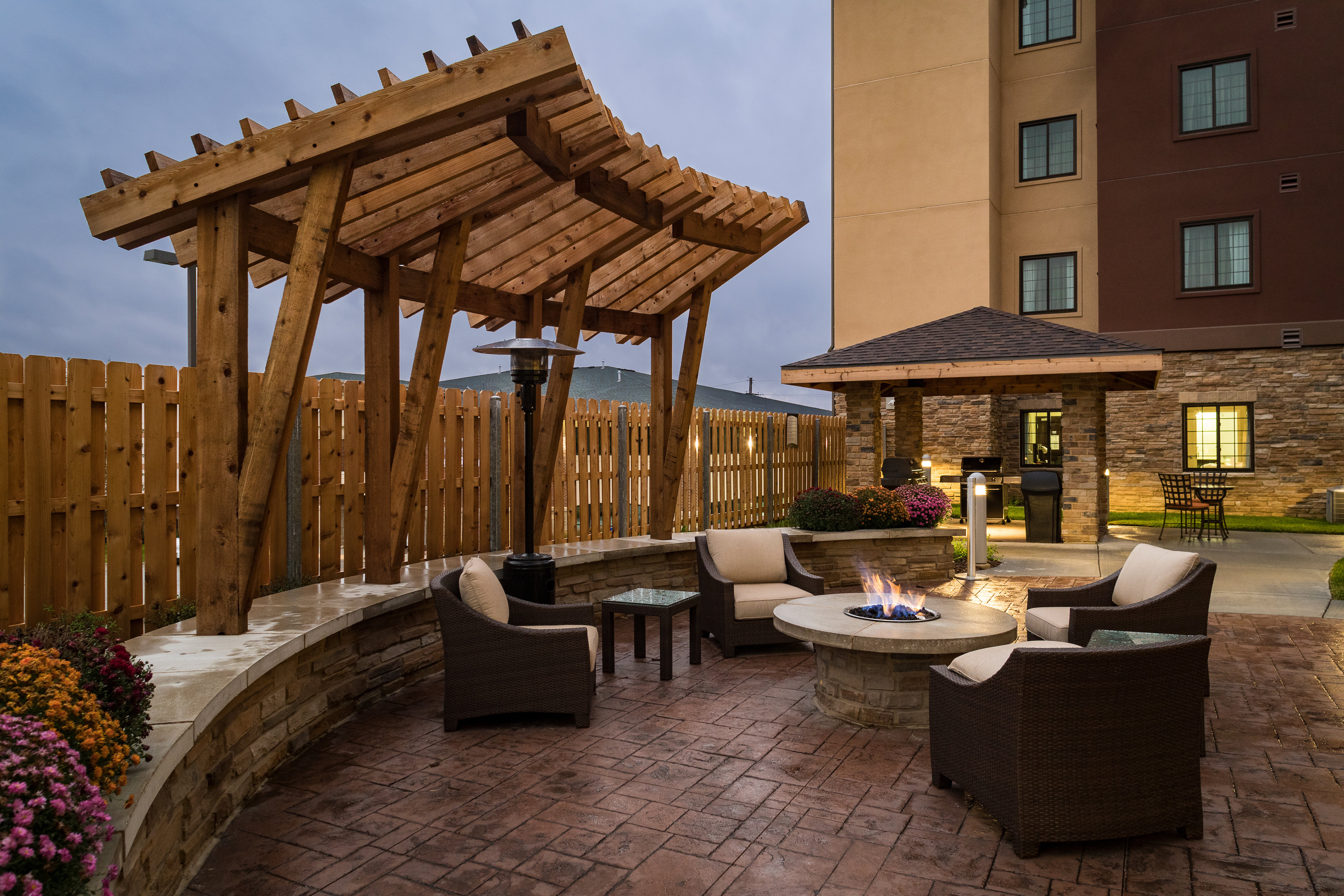 STAYBRIDGE SUITES OMAHA WEST 24/44