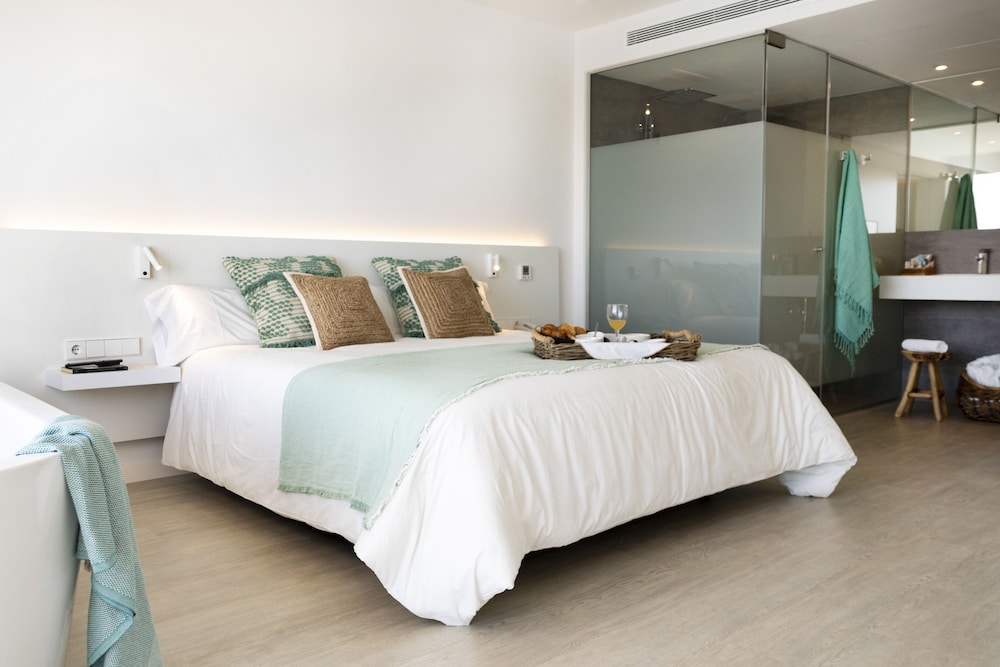 SUITE, GARDEN VIEW, BALCONY