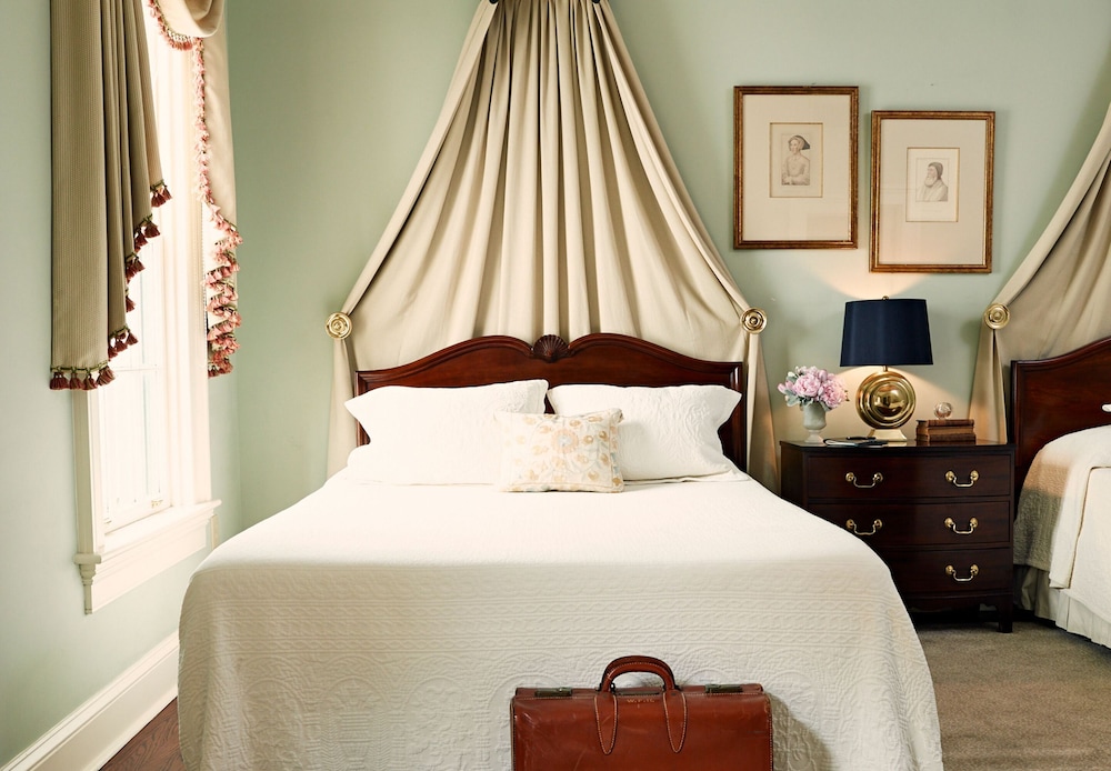 HOUSE, 2 DOUBLE BEDS