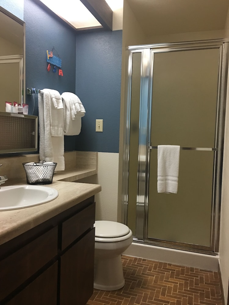 غرفة قياسية بسرير كينج، Rodeway Inn And Suites Big Water Antelope Canyon 7/7