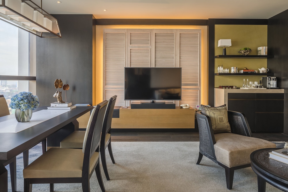 Rosewood Phnom Penh 38/76
