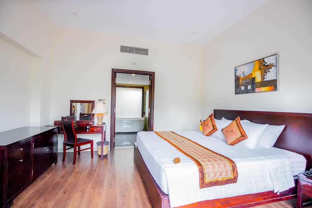 EXECUTIVE, SUITE