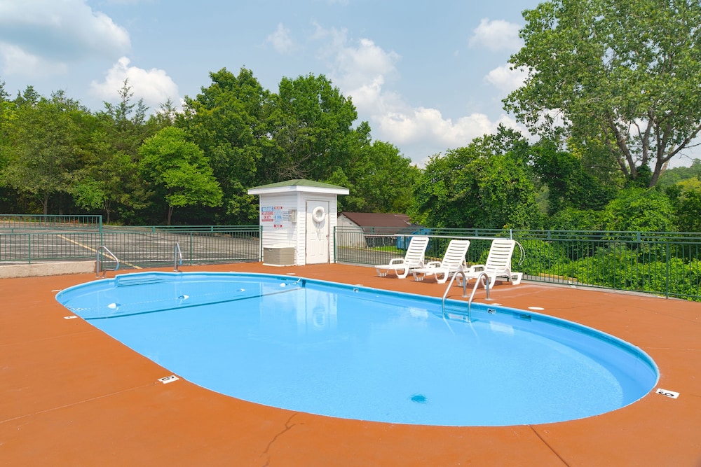 Evergreen Inn 44/50