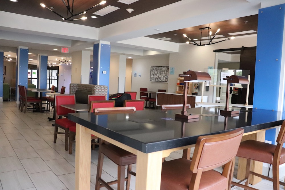 Holiday Inn Express Hotel Suites Crawfordsville 55/65
