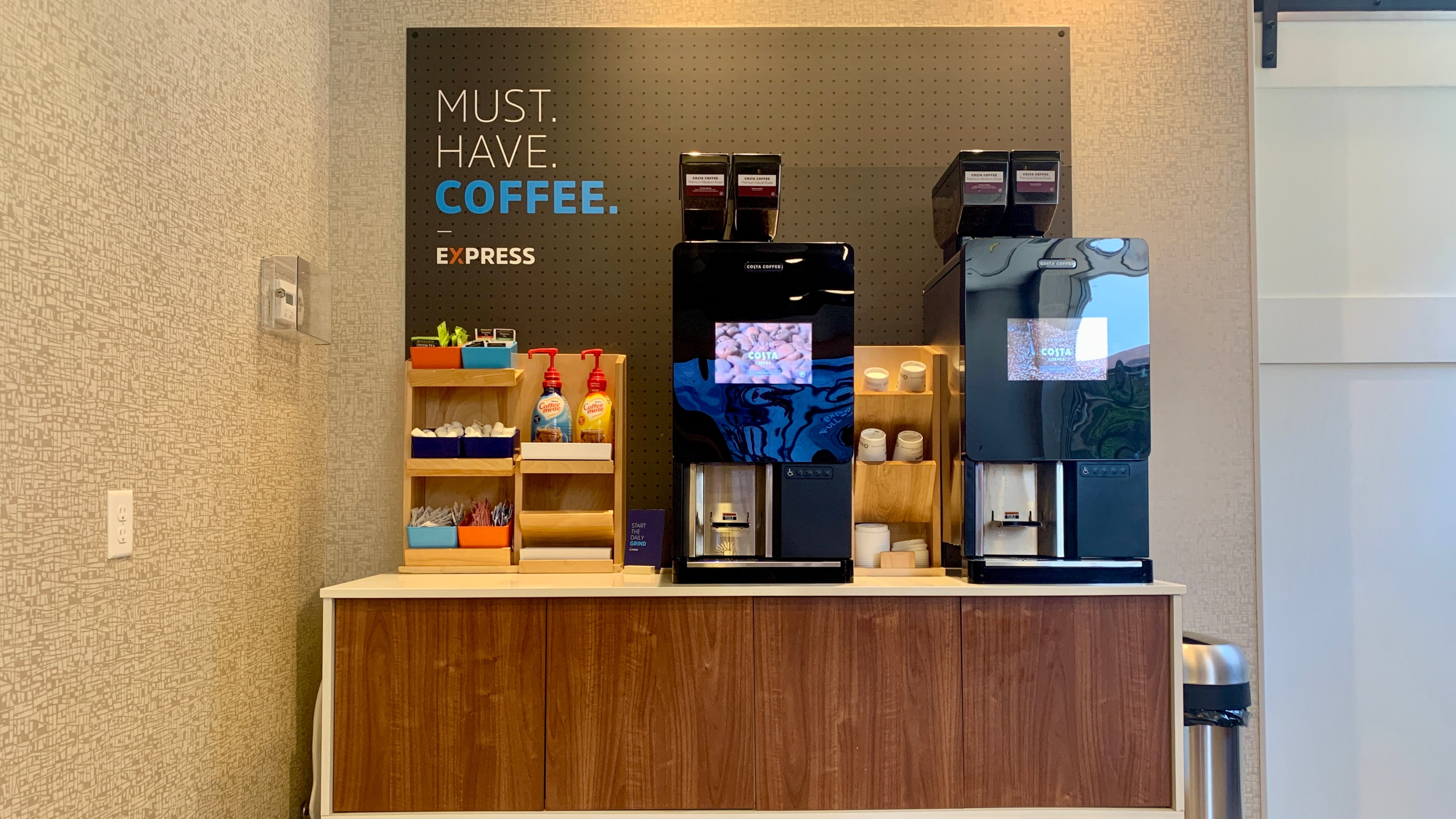 Holiday Inn Express Suites Minneapolis Downtown 12/57