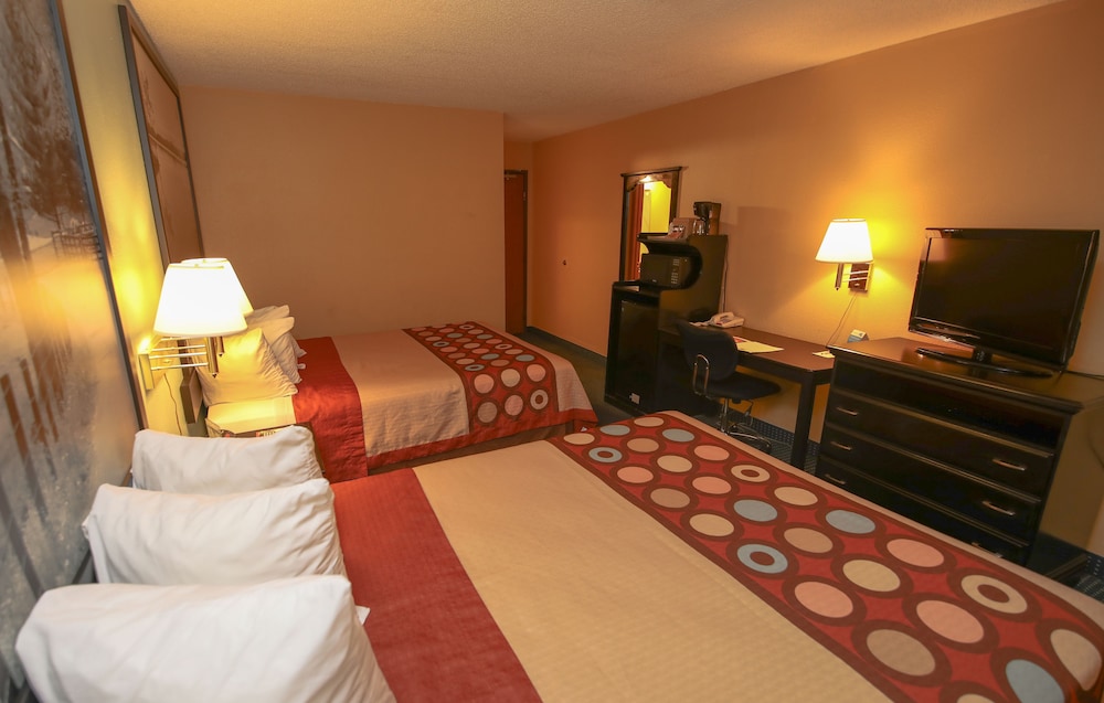 Super 8 by Wyndham Somerset 20/40
